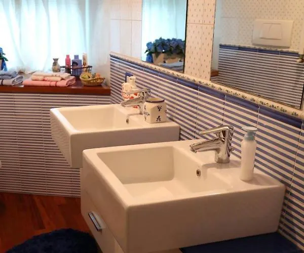 A Casa Di Marzia Nocleg ze śniadaniem 3*